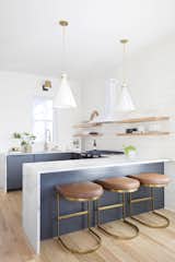 Designer Jesse Vickers used Rio Venato quartz in her own home in Charleston, South Carolina.