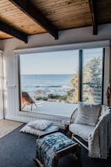 An Artist and Her Builder Husband Shake the Dust Out of an Old Fisherman’s Shack in Tasmania - Photo 4 of 17 - 